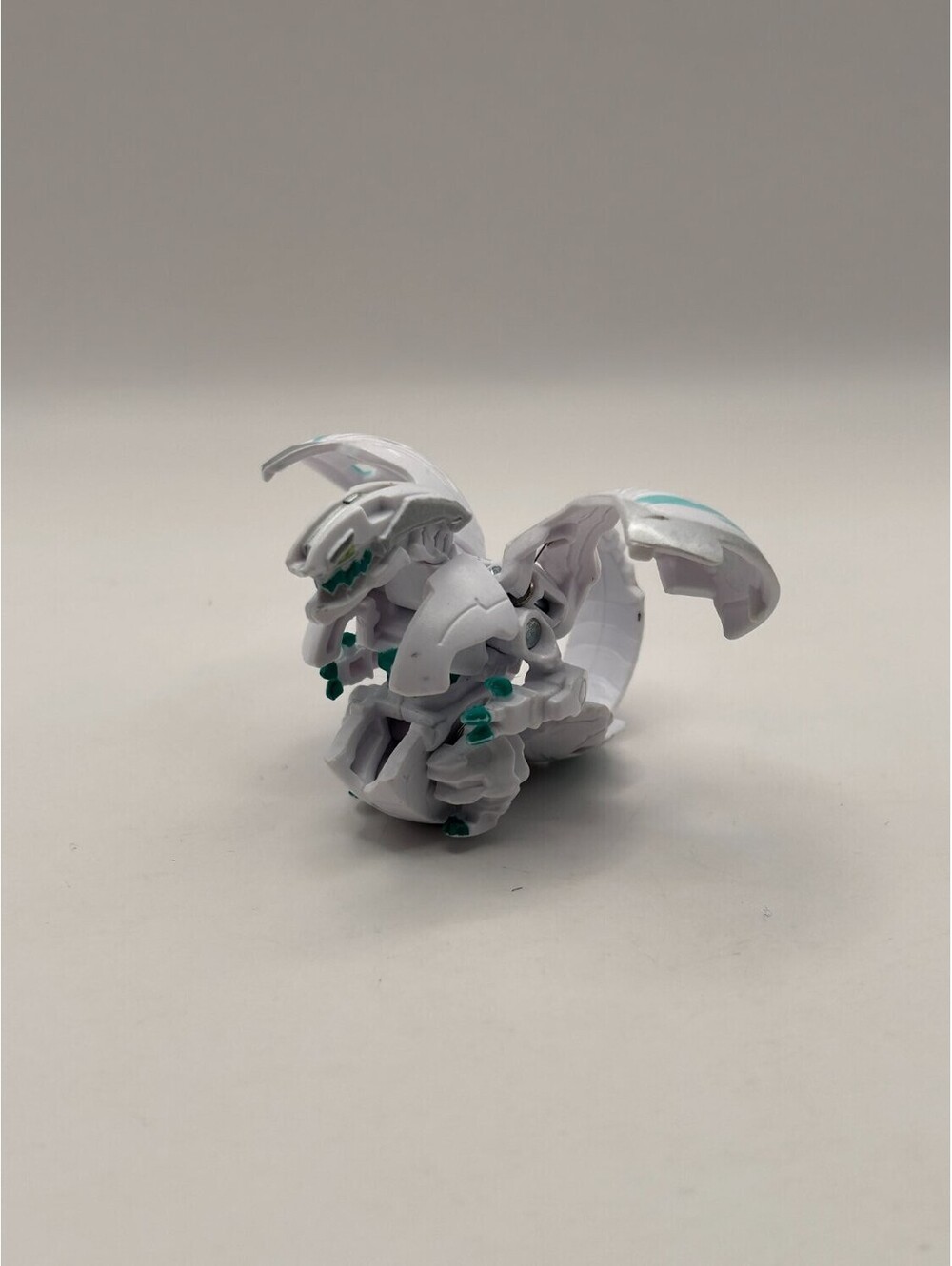 Spin Master Bakugan Helix Dragonoid Haos White Transforming Figure 1103FWS Used!